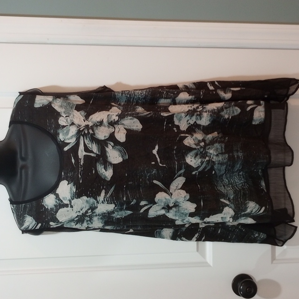 Women's Flowy tank top
